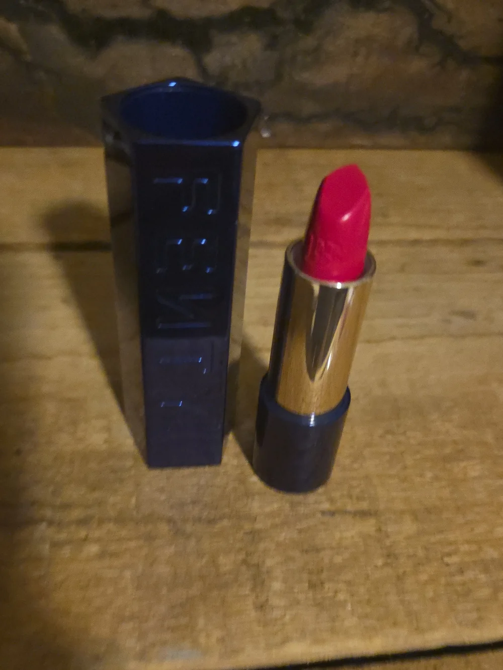 Fenty Beauty Vivid Hot Pink Lipstick NEW